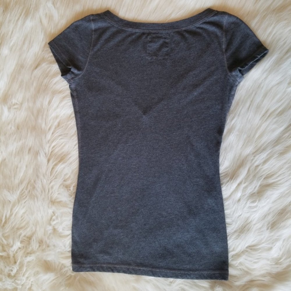 Hollister- Gray V Neck Short Sleeve Tee (Small) - Picture 3 of 8